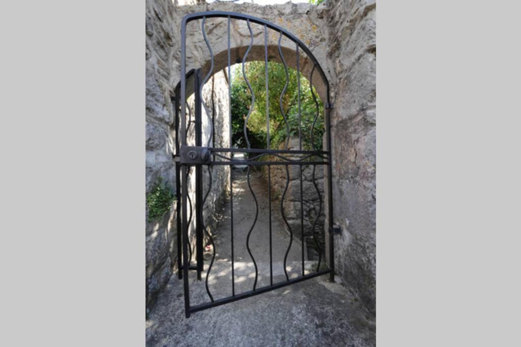 Maison Pierre Et Voute Au Coeur Du Village Balazuc