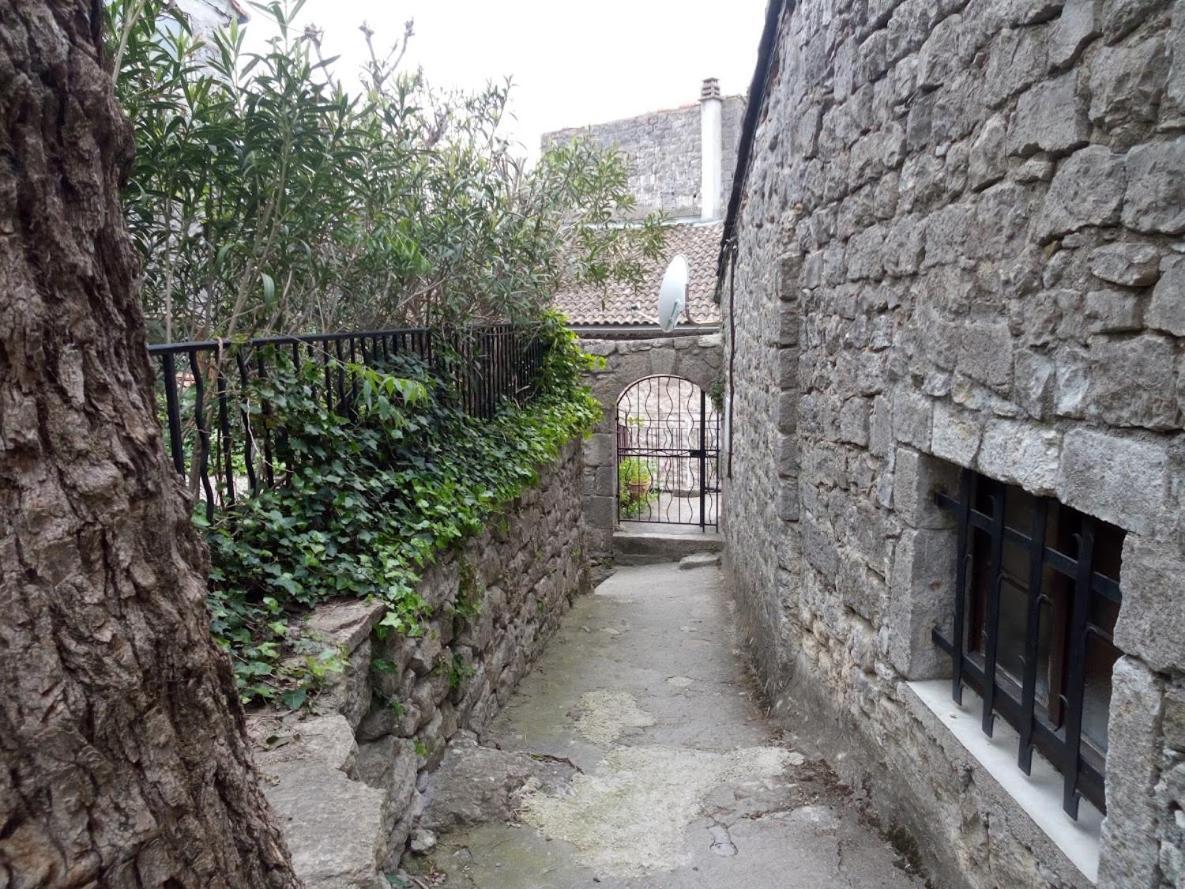Сasa de vacaciones Maison Pierre Et Voute Au Coeur Du Village *