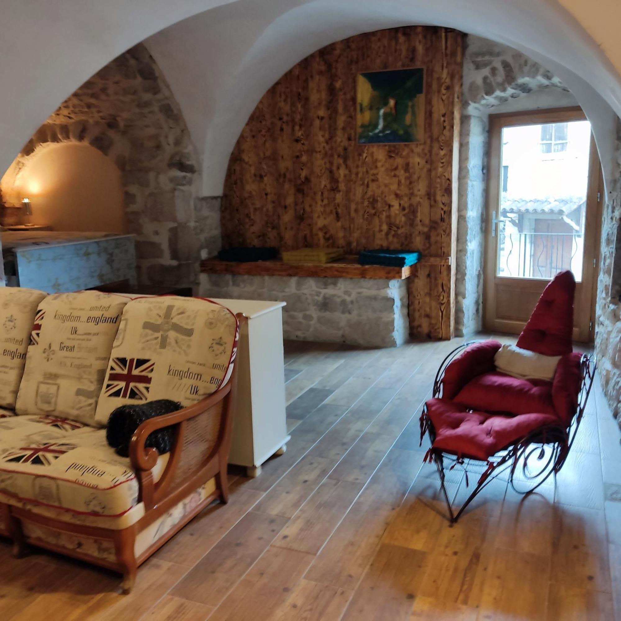 Сasa de vacaciones Maison Pierre Et Voute Au Coeur Du Village